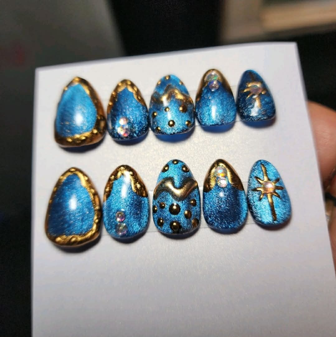 Handmade Royal Blue Cat Eye & Gold Chrome Celestial Press-On Nails | Medium Extra Short Almond