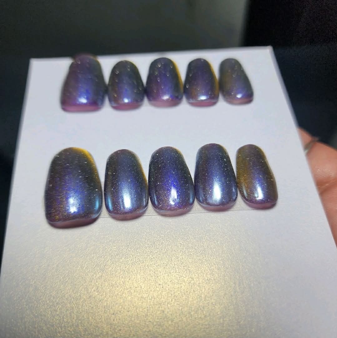 Handmade Mystical Color Shifting Gel Press-On Nails | Purple to Gold | Medium Coffin