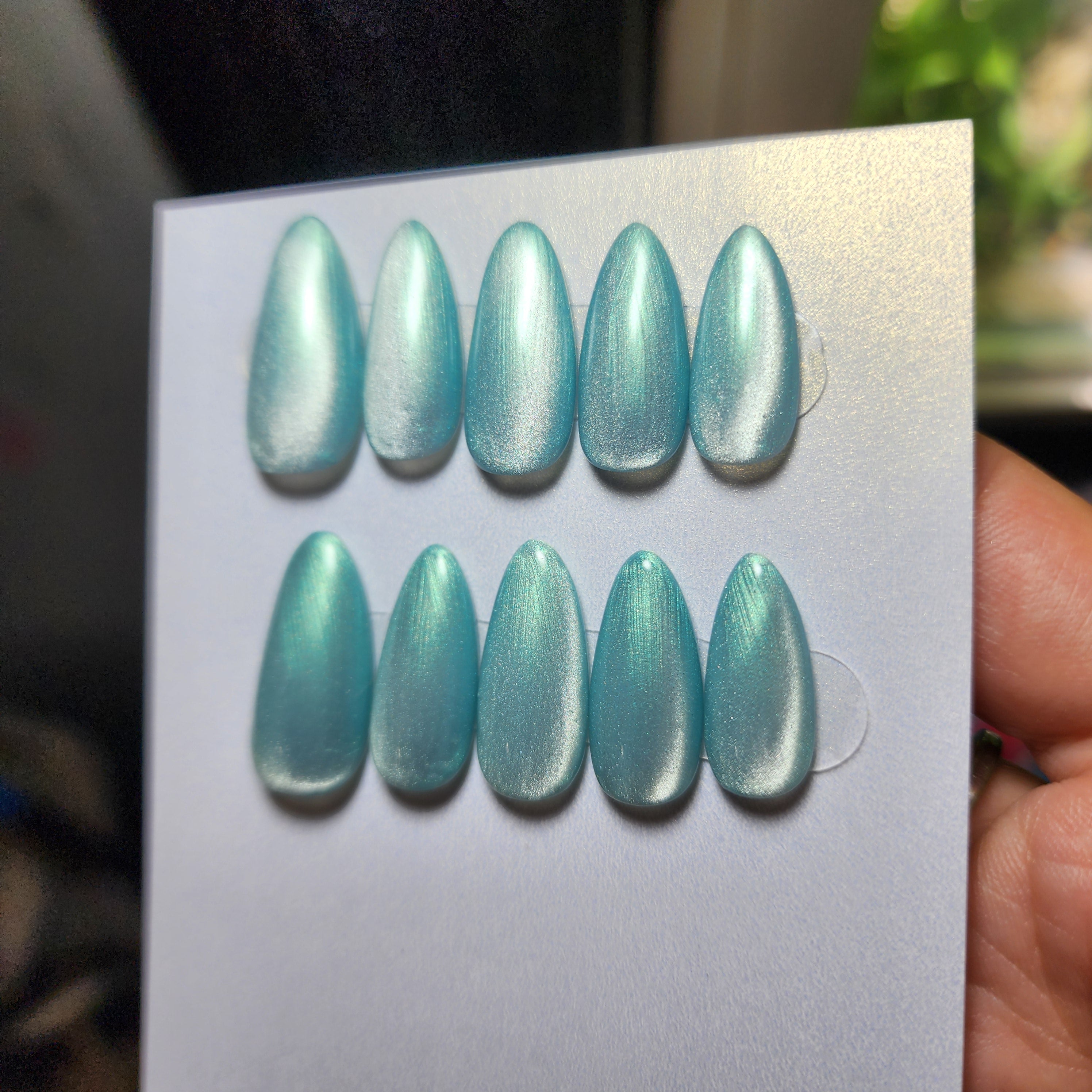 Handmade Seafoam Green Cat Eye Gel Press-On Nails | Medium Short Almond