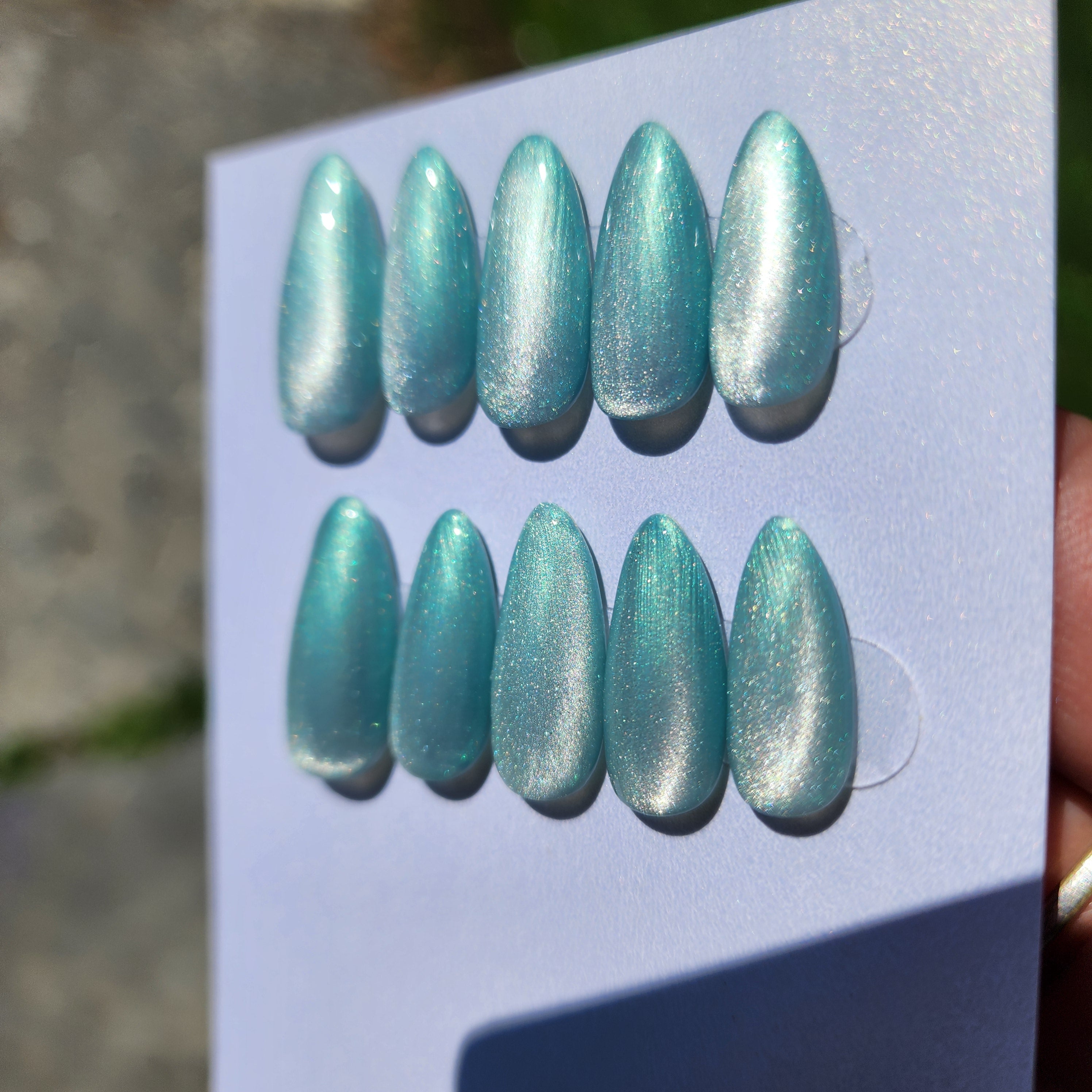 Handmade Seafoam Green Cat Eye Gel Press-On Nails | Medium Short Almond