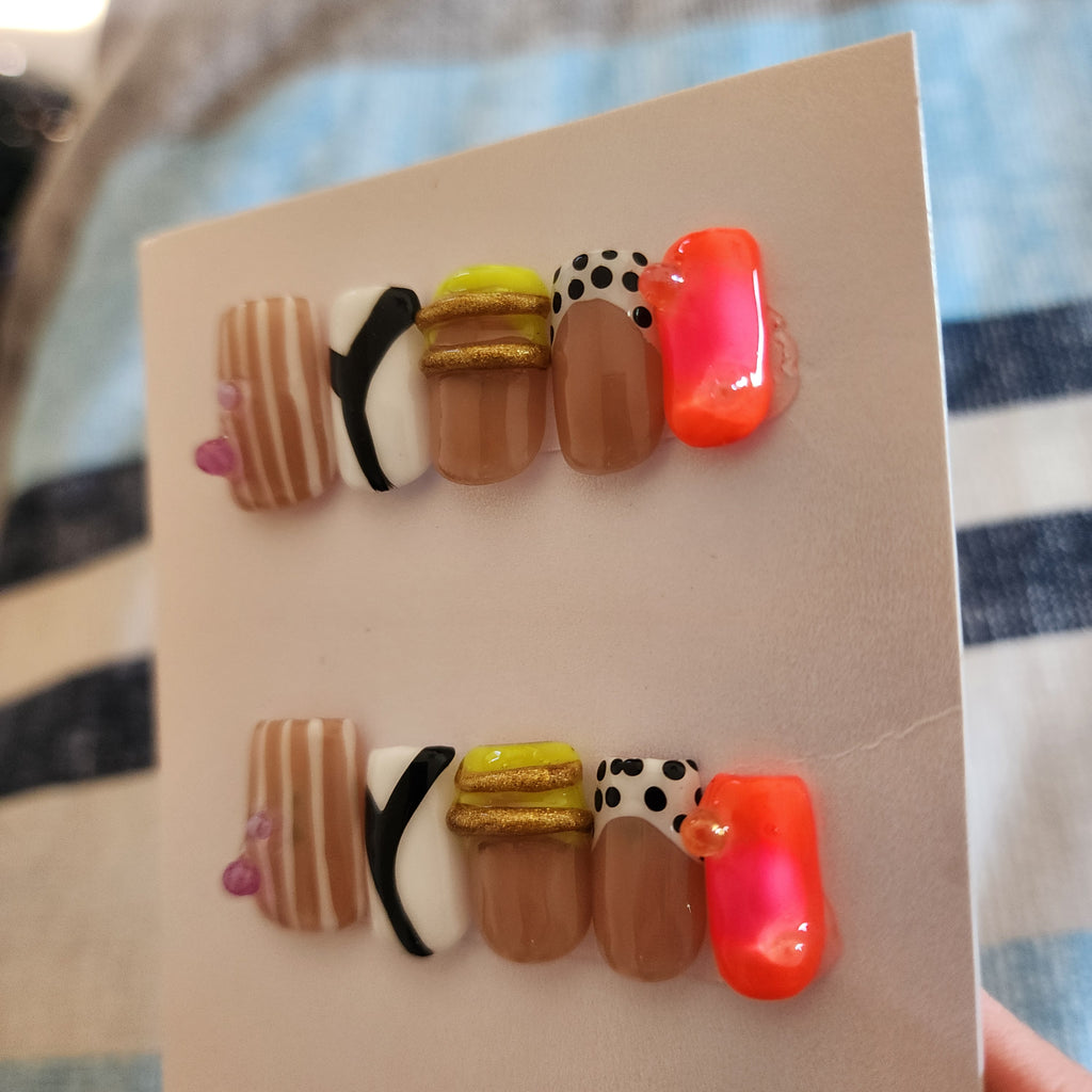 Handmade Abstract 3D Gel Press-On Nails | Medium Short Square