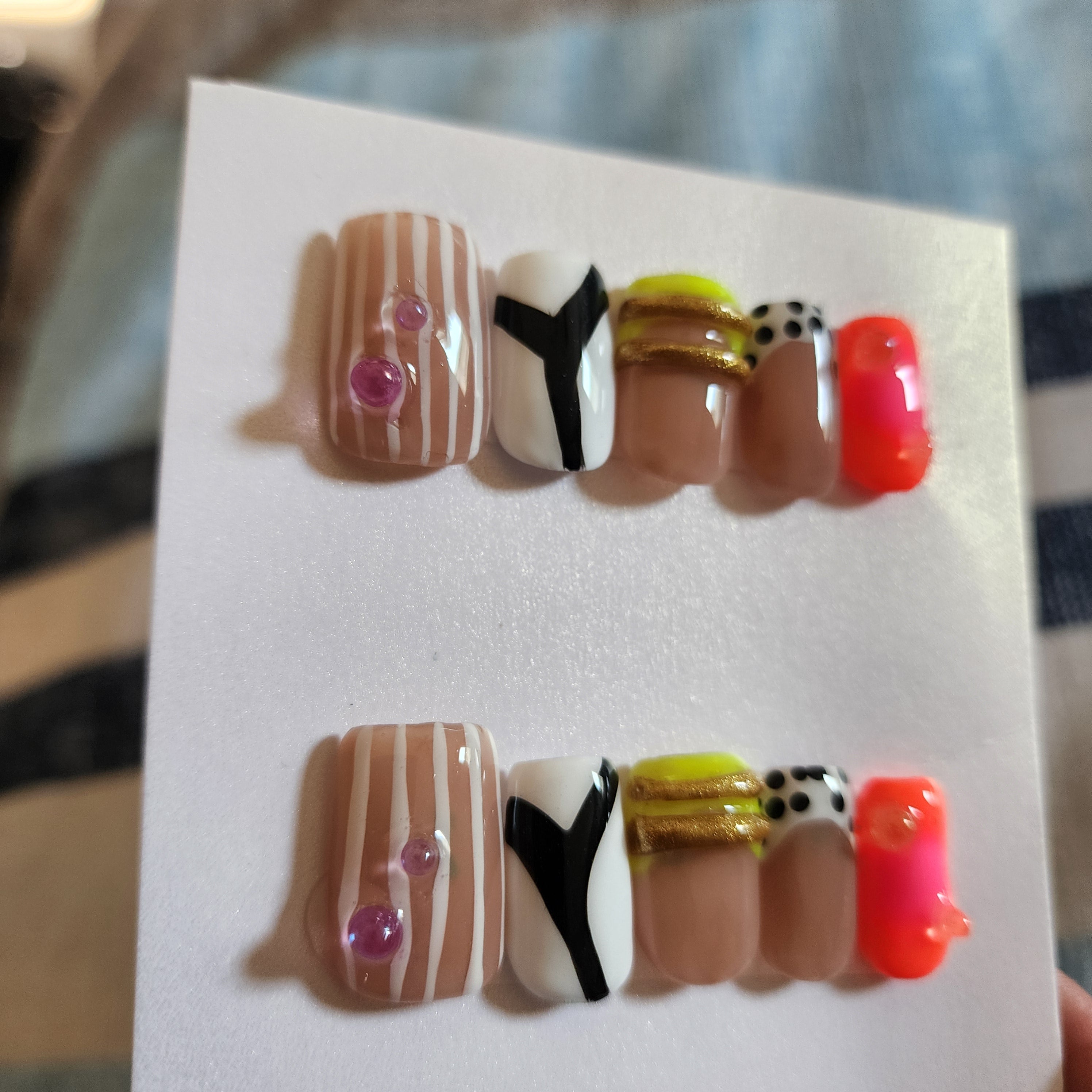 Handmade Abstract 3D Gel Press-On Nails | Medium Short Square